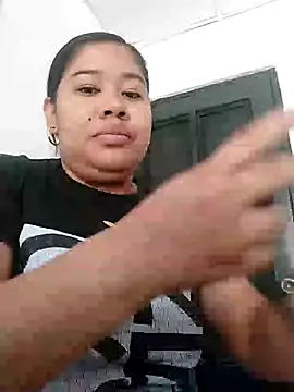 Sarahy- online show from December 15, 1:05 pm