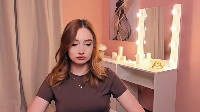 ReinaHenslin online show from November 13, 7:29 am