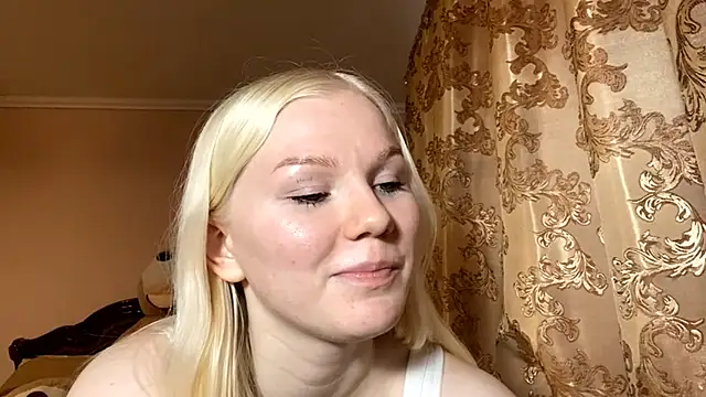 LynellMahe online show from December 1, 10:41 am