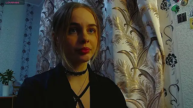 AlicaLOVEalisa777 online show from December 15, 4:45 pm