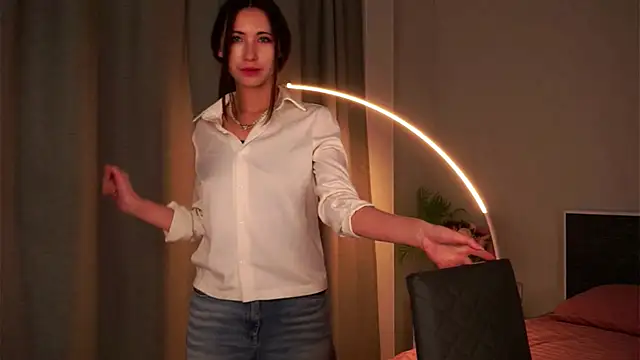 NanceeWestaway online show from November 18, 5:58 pm