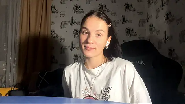 AliciaCapehart online show from December 1, 3:04 pm