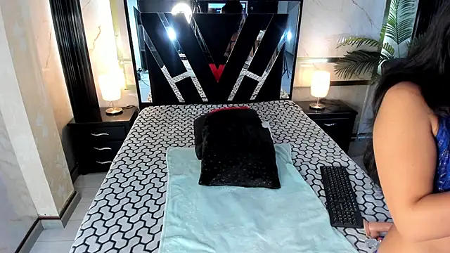 Lucy Vegas online show from December 3, 2:19 pm