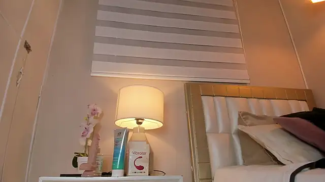 electra a online show from April 18, 6:32 pm