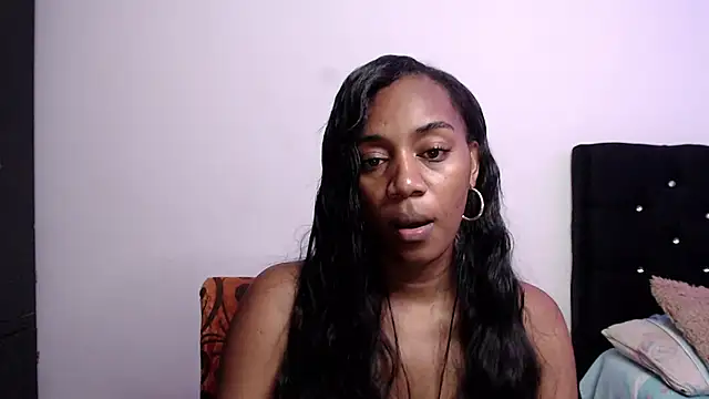 AishaOwens online show from November 23, 8:43 pm