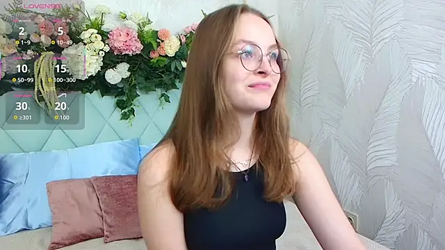 MadisonSmitt online show from December 2, 5:09 am