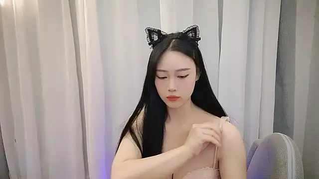 hayuyuyu online show from April 14, 3:23 pm