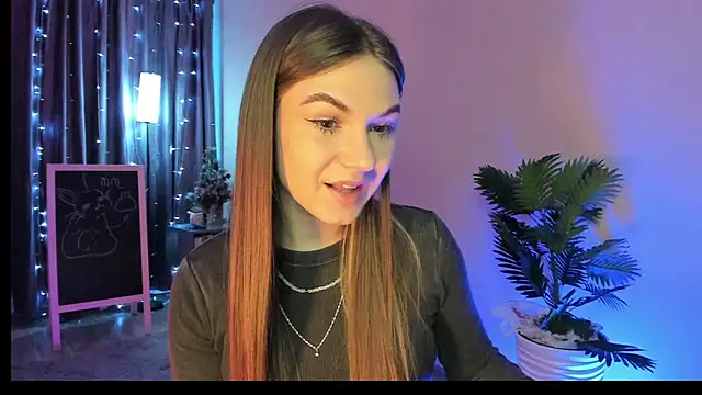 luna lust 212 online show from February 8, 4:38 am