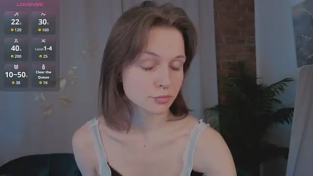 Shy Vivi online show from April 5, 1:32 pm