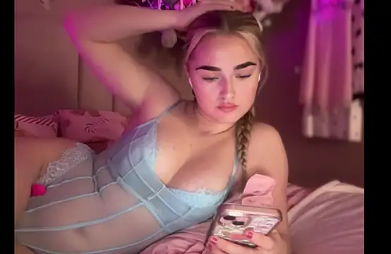 Pinkiepieexo online show from November 28, 7:50 pm