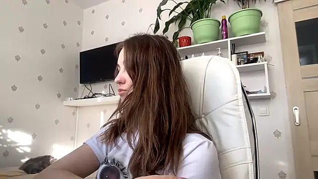 SweetieKatie online show from February 10, 11:57 am