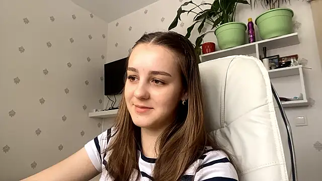 SweetieKatie online show from February 28, 11:31 am