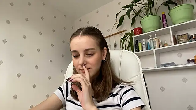 SweetieKatie online show from November 20, 9:32 am