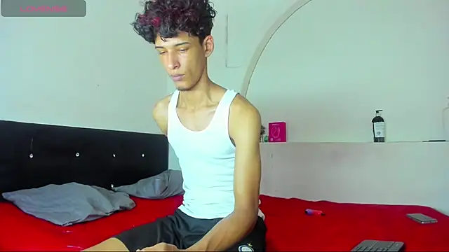 kaiborman00 online show from April 4, 3:16 am