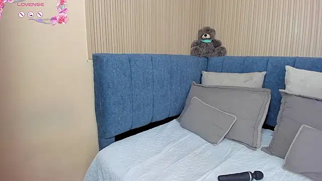 Dulce emi online show from February 25, 12:48 pm