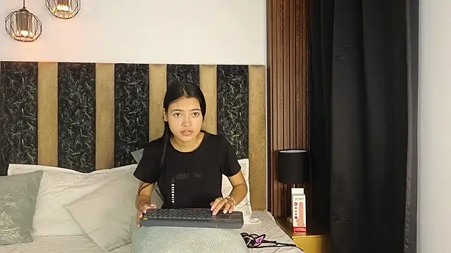 hatsu inu online show from January 19, 2:13 pm