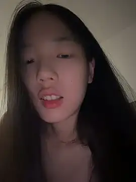 TinyBabe online show from May 8, 2:09 pm