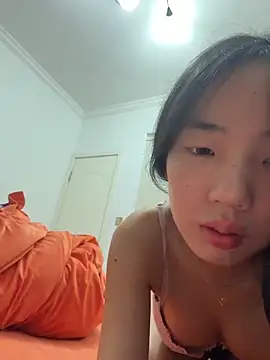 TinyBabe online show from April 5, 2:16 pm