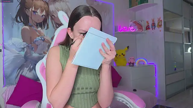 CheekySashaCharm online show from April 17, 12:51 pm