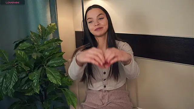 NanMccoid online show from November 17, 12:50 pm