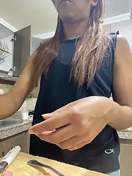 Hopemoretti online show from December 17, 3:00 am