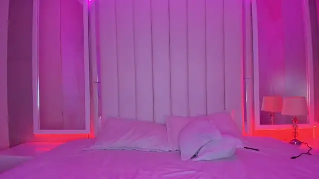 Kendall curves online show from March 27, 10:54 pm