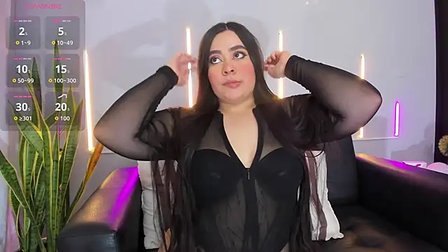 Monserrat J online show from November 20, 1:39 am