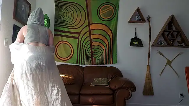 bruisedblossoms online show from April 4, 5:23 pm