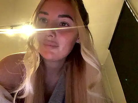 xoxohan11 online show from February 1, 6:50 pm