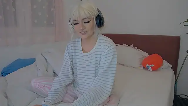 MiniMuse online show from December 4, 1:13 pm