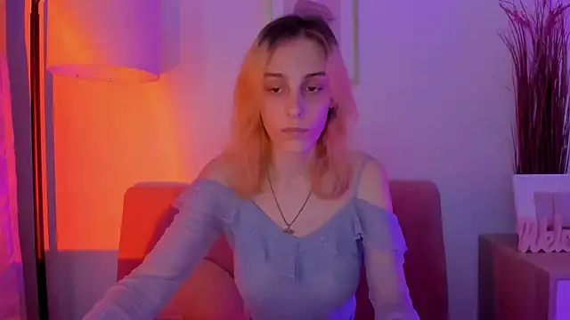 MiilaGlow online show from December 4, 3:13 pm