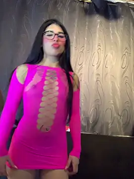 Dannii- online show from February 26, 3:05 am