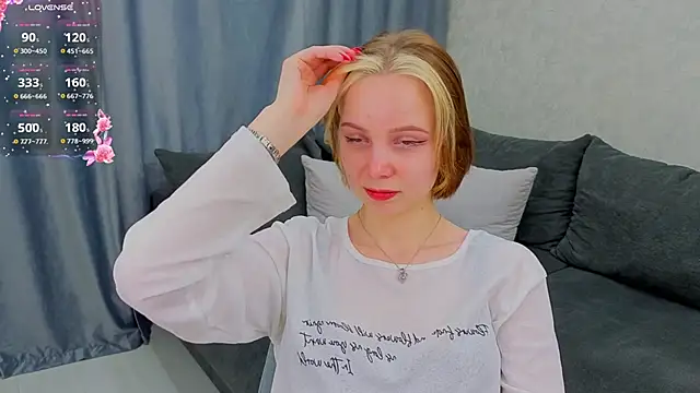 UmbraVelour online show from February 3, 1:05 pm