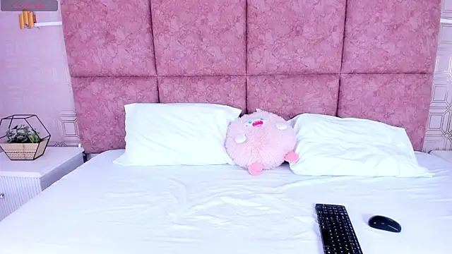 NathalieRoss1 online show from January 7, 10:13 pm