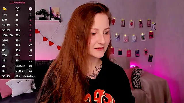 velvet cherry  online show from February 8, 9:02 am