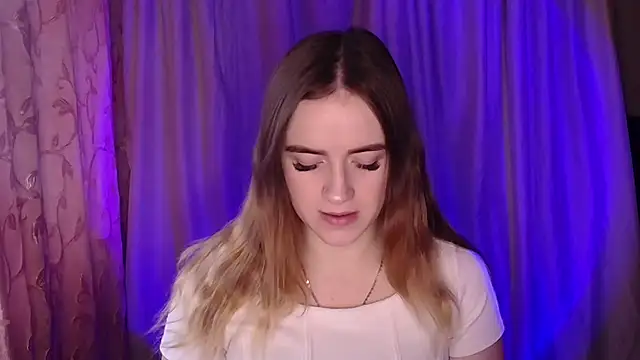 Illa May online show from December 19, 8:28 am