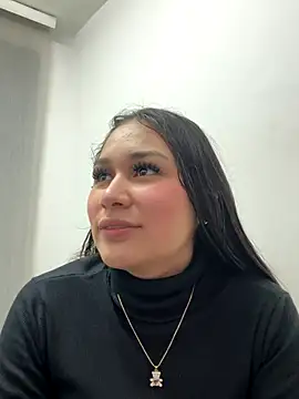 kylie pregnat online show from November 28, 1:14 pm