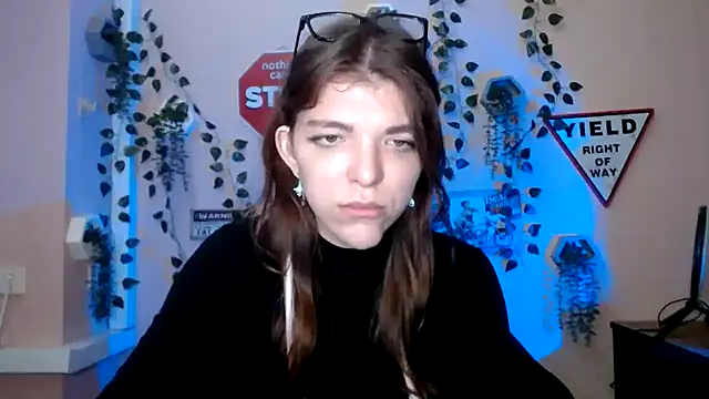 Sweeet Emilyy online show from December 2, 1:35 pm