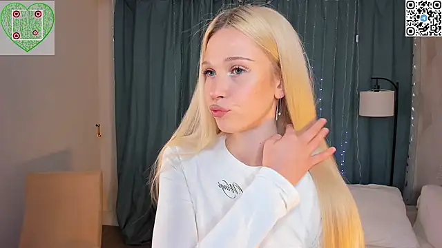 CherrylHolme online show from April 7, 8:33 pm