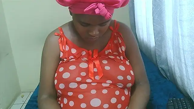 PregiiCaramellxx online show from January 18, 8:10 am