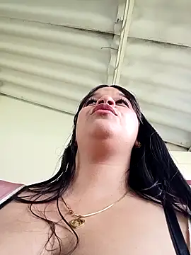 Layla-daring online show from February 2, 5:45 pm