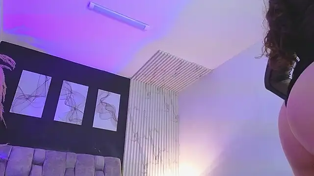 dahianae   online show from February 2, 7:35 pm