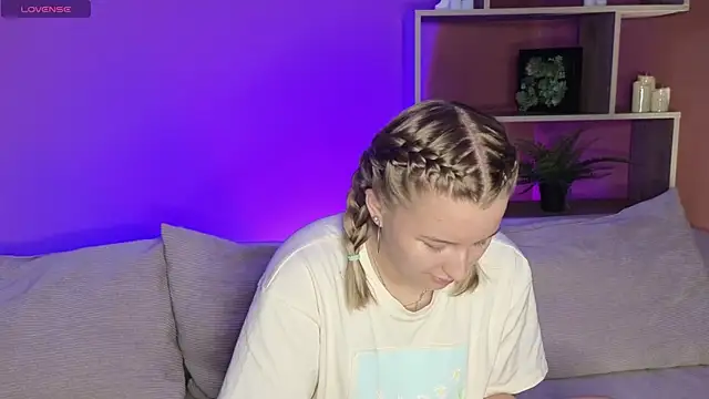 ImiMonroe online show from June 11, 4:20 am