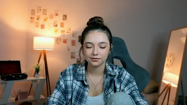 Vexorine online show from April 21, 7:32 pm