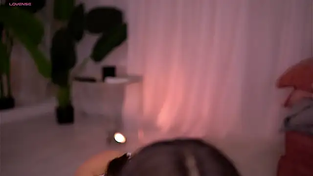 PureEllieX online show from February 5, 7:00 am