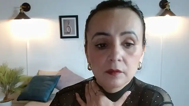 Juliana  lx online show from April 15, 2:39 pm