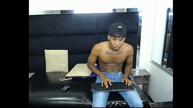 Straight latinX online show from November 23, 5:43 am