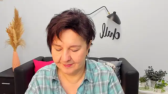 EveRalphes online show from December 4, 7:32 am