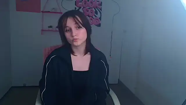 Alice Wonderme online show from March 6, 10:38 pm