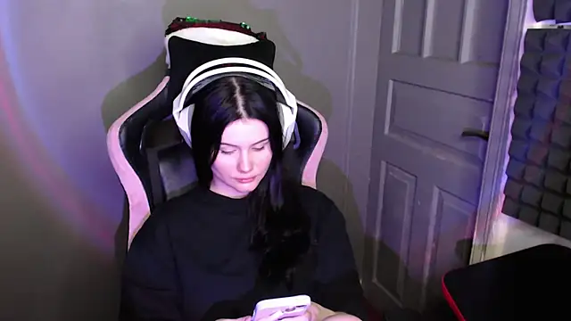 Moon raven online show from January 18, 9:55 pm